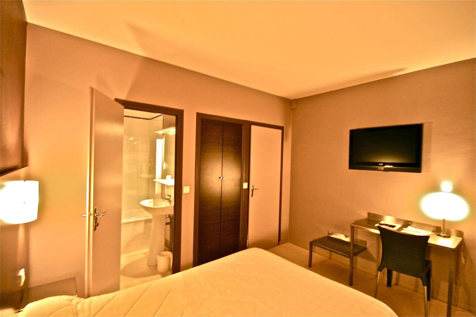 Hotel De L'Europe 皮埃尔奔奈 外观 照片